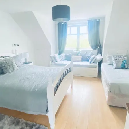 לינה וארוחת בוקר Sonas House