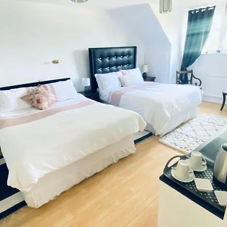 לינה וארוחת בוקר Sonas House